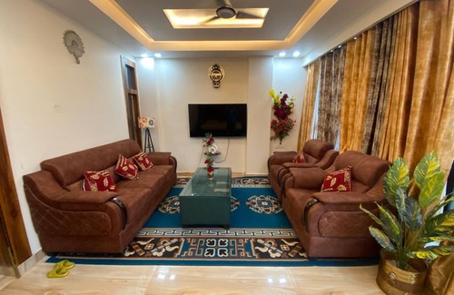Allahabad Bed & Breakfast | Charming bedroom in wonderful Prayagraj with AC, WiFi