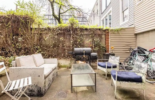 Williamsburg House | Charming bedroom with lofted bed in Vibrant Williamsburg, Brooklyn with roomates