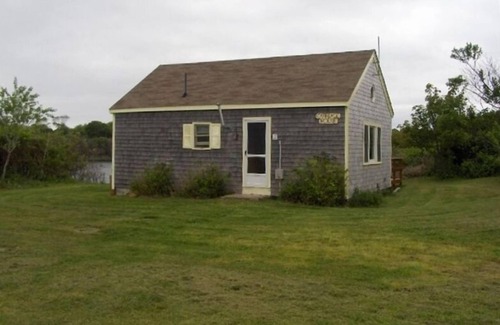 Block Island Cottage | Charming Block Island Cottage with Pond