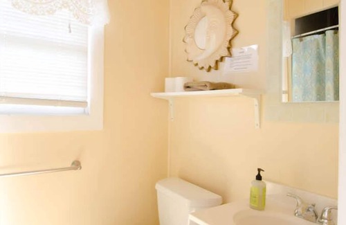 Block Island Cottage | Charming Block Island Cottage with Pond