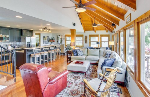 Mountain Air Hotel | Charming Blue Ridge Mountain Home!
