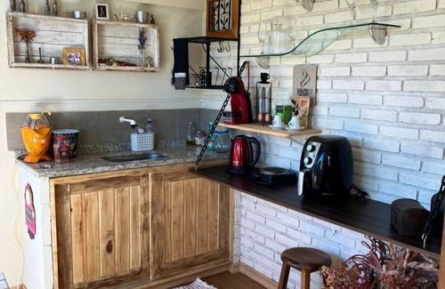 Vale dos Pinheiros Apartment | Charming Boho Studio in Vale dos Pinheiros