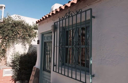 Roquetas de Mar House | Charming bungalow located on the edge of the beach