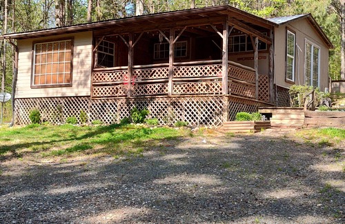 Washington Cabin | Charming but humble 2-bedroom cabin with WiFi and AC in Washington