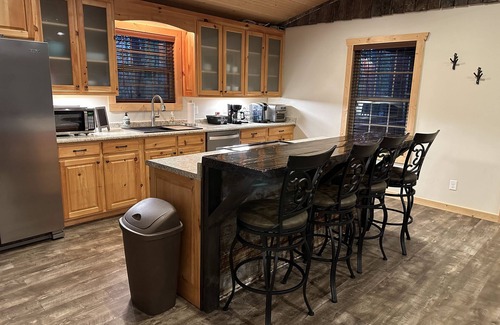 Mentone Cabin | Charming Cabin Getaway: Where Rustic Meets Remarkable