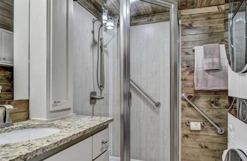 Gainesville Cabin | Charming cabin in nature near Casino and Winery