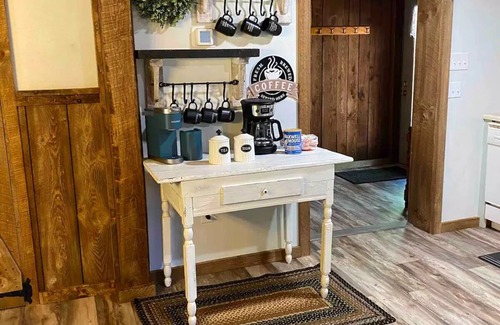 Normalville Cabin | Charming Cabin near 7Springs/Ohiopyle/Fallingwater w/lots of room to spread out