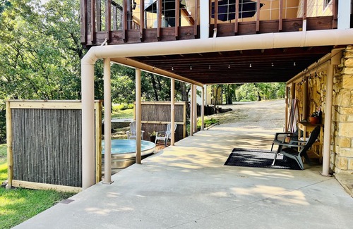 Sulphur House | Charming Cabin Retreat near Lake Arbuckle and Turner falls.
