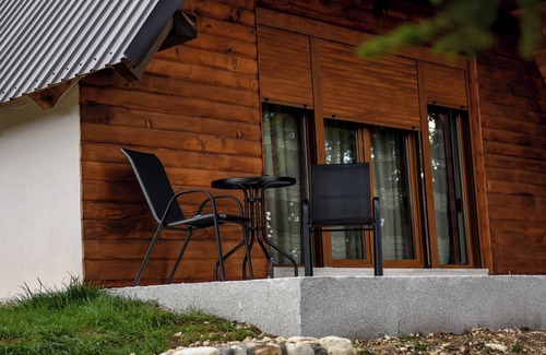 Zabljak Ski Chalet | Charming Cabin Steps from Black Lake – Surrounded by Nature