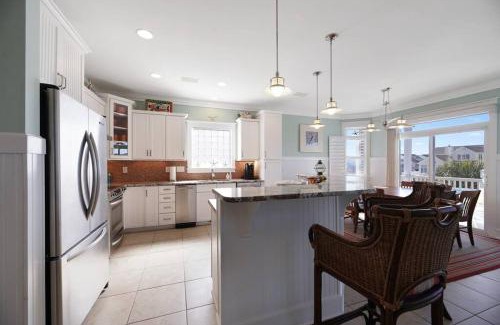 Ocean Isle Beach House | Charming Canal Home with Private Heated Pool and Boat Lift