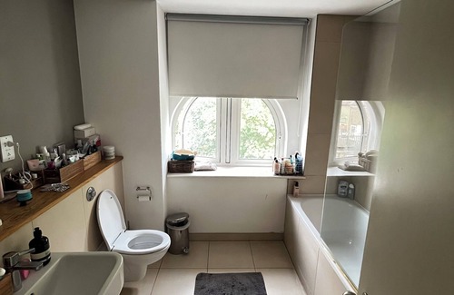 Queen's Park Apartment | Charming Canal-Side 2 Double-Bedroom Flat Near Iconic Portobello Road