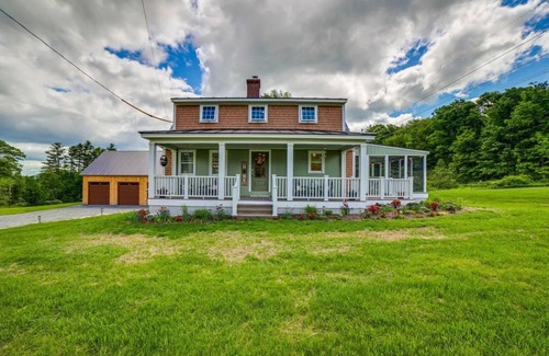 Cavendish Cottage | Charming Cavendish Cottage: All-Season Retreat for fun and relaxation!n