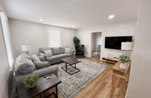 Danville House | Charming Central Home-3bd/1bath
