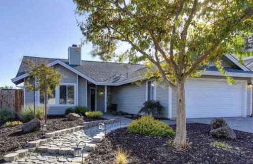 Willow Creek Estates South House | Charming, Clean, Quiet, and Comfortable