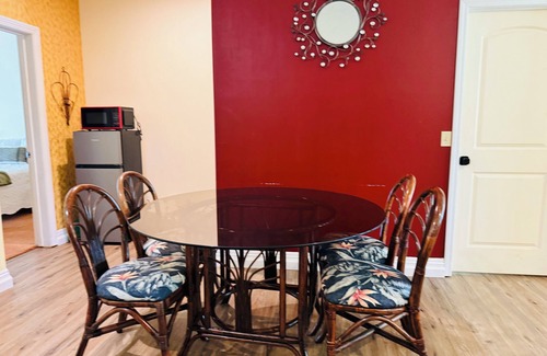 Hakalau Apartment | Charming & Comfy Oceanfront Gem views -Balcony