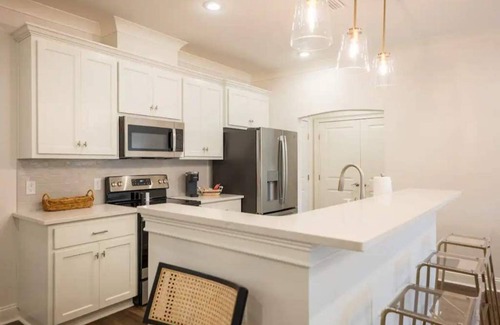 Valdosta Apartment | Charming Condo at Summit Point hosted by Stephanie