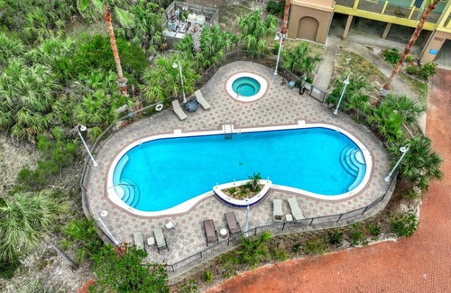 Cape San Blas Condo | Charming Condo in Cape San Blas with Amazing Views, Pool, Hot Tub, and Beach Access – Sleeps 7!