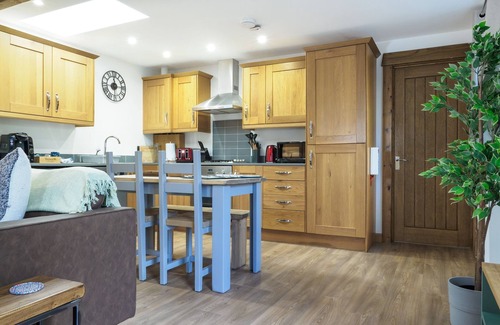 Falmouth Cottage | Charming Cornish cottage with shared pool/hot tub, nr Falmouth/Helford River.