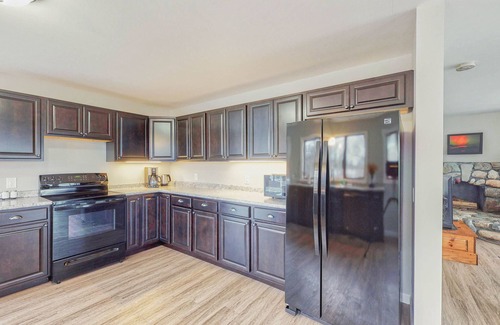 Manset House | Charming cottage with grill, private deck, and stunning ocean views