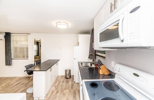 Buena Vista Apartment | Charming cottage - 5 minutes design district - New bathroom! Fully renovated