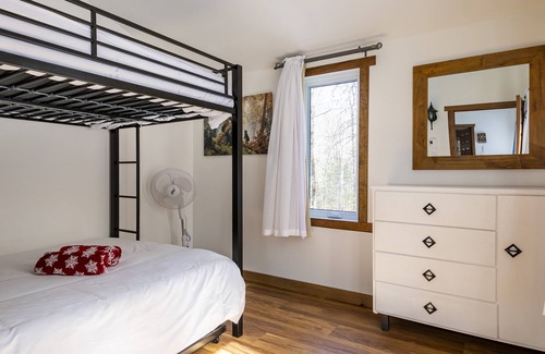 Sainte-Beatrix Cabin | Charming cottage in a peaceful forest & calm river