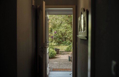 Stein am Rhein House | Charming Cottage with Garden and Fireplace
