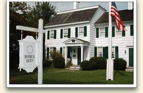 Brookhaven Cottage | Charming Cottage Getaway, 5 minutes east of Bellport Village