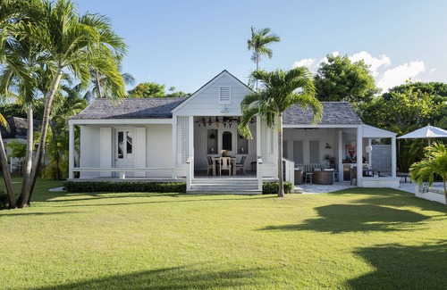 Dunmore Town Cottage | Charming Cottage in Harbour Island, minutes walk to Pink Sands beach