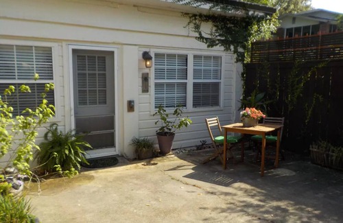 East Hill Cottage | Charming cottage in Pensacola