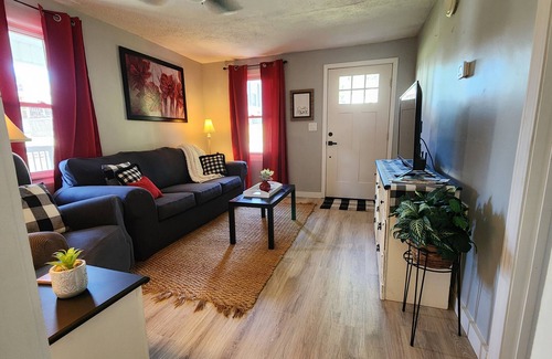 Burkesville Cottage | Charming cottage in pleasant Burkesville