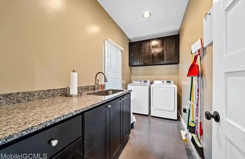 Theodore Cottage | Charming cottage on the Bay! Minutes from Dauphin Island!