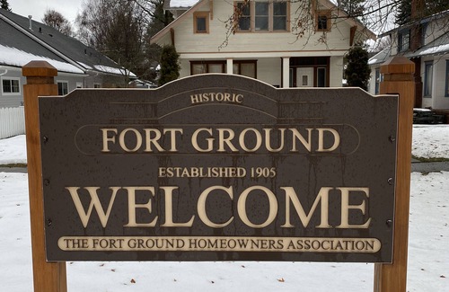 Fort Grounds House | Charming Cottage by the Lake - Family & Pet Friendly - Fort Grounds Neighborhood