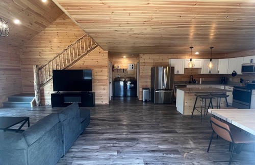 Kelleys Island House | Charming cottage - New in 2024 with AC and Golf cart on peaceful Kelleys Island