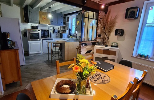 Sigloy Cottage | Charming Cottage with Garden in Loire, Near Châteaux, Pets Welcome