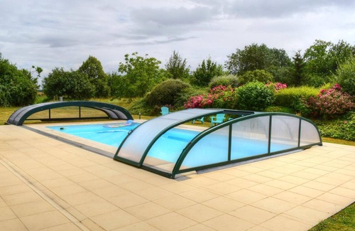 Danze Cottage | Charming Cottage with Heated Pool, Tennis, and Nearby Attractions in Danzé