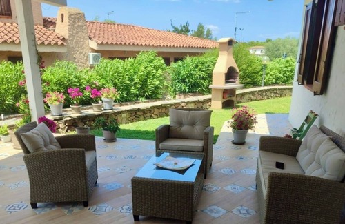 Agrustos House | Charming cottage (with private garden) few steps from the beach