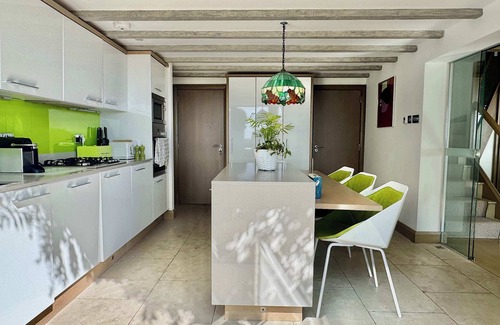 Macclesfield House | Charming Countryside Cottage Retreat