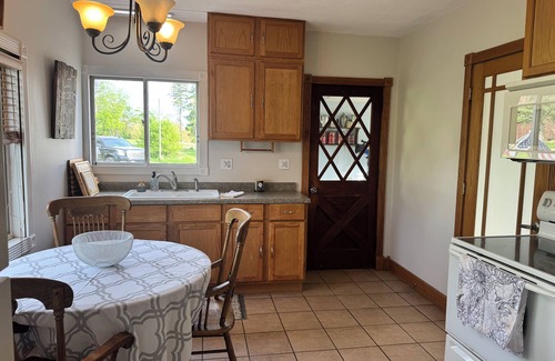 Potosi House | Charming Country Getaway – Nestled and Cozy Retreat with Outdoor Fun!