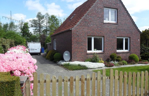 Wittmund House | Charming country house with garden, pond, sauna, fireplace in a secluded location, 130 sqm