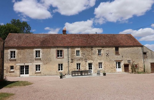 Merri Cottage | Charming country house with garden, game room, WiFi, and modern amenities near village shops