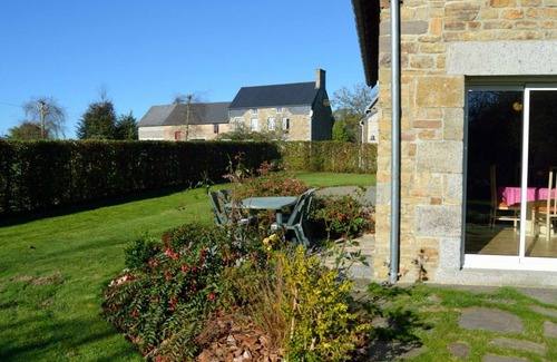 Fleury Cottage | Charming Countryside Cottage, Private, 1 BR, WiFi, Garden, BBQ, Near Friendly Farm Animals