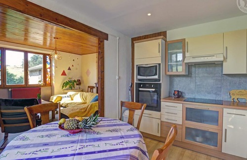 Marlhes Cottage | Charming Countryside Retreat with Fireplace, Garden, and WiFi in Marlhes
