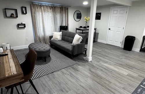 Yucaipa House | Charming Cozy 1 Bedroom Duplex
