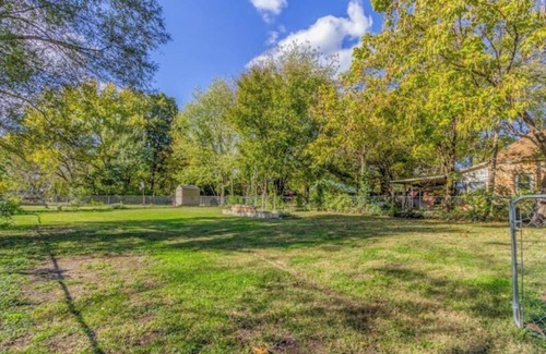 Lebanon House | Charming craftsman home centrally located to multiple state parks.