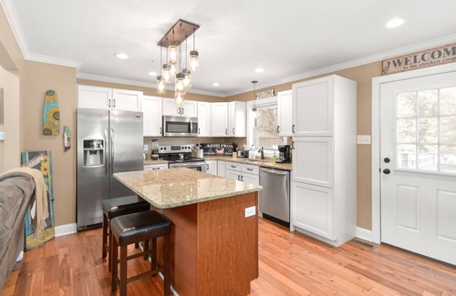 Middletown House | Charming "Cream of the Crop" Cape ~❤️of Middletown