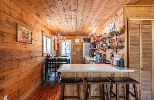 Strawberry Cabin | Charming D-Log Cabin w/Cozy Casita & Private Hot Tub in the heart of Strawberry