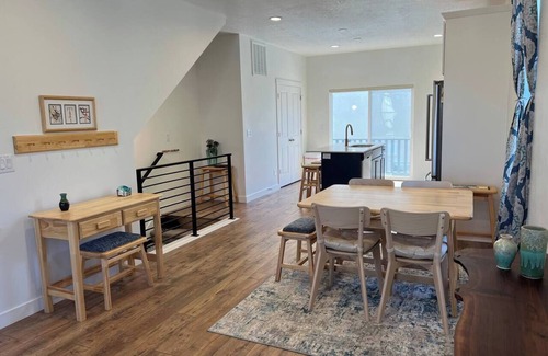Herriman House | Charming Day Break Retreat