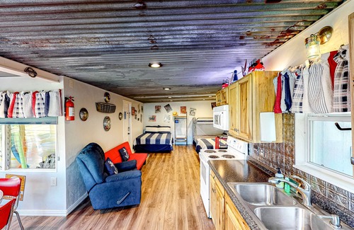 Kingsland House | Charming dog-friendly lakefront home with lake view, dock, & washer/dryer