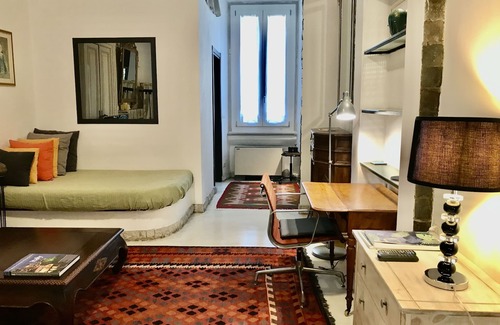 Porta Garibaldi Apartment | Charming downtown studio, Isola District