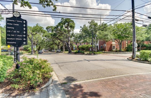 Biloxi House | Charming Dtwn Retreat 1 Mi to Ocean Springs Beach